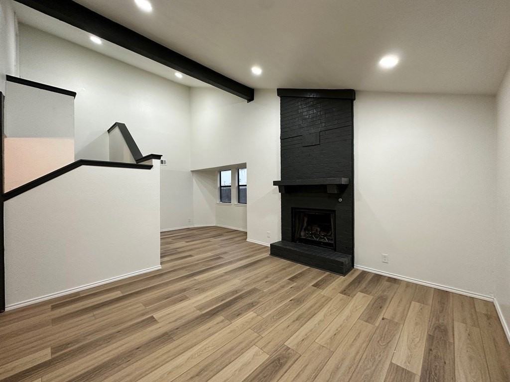 3023 Beechwood St - Photo 2 of 9