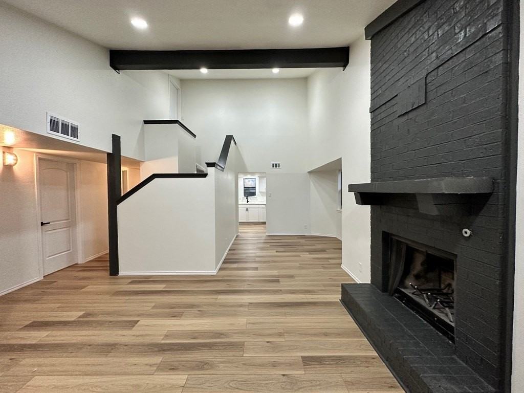 3023 Beechwood St - Photo 3 of 9