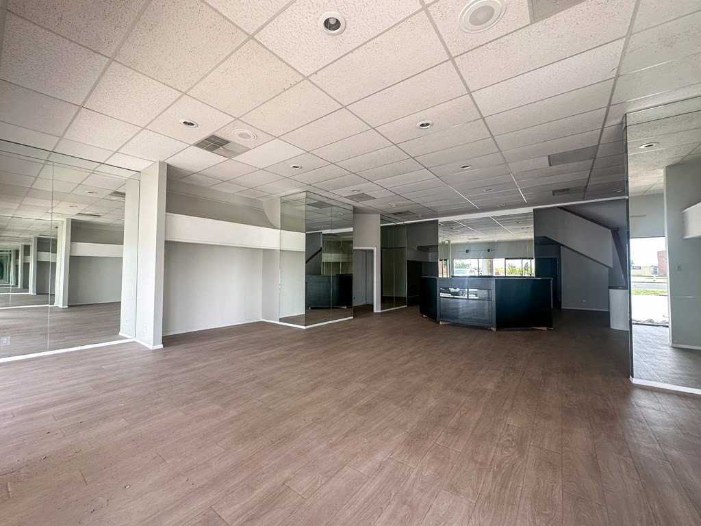 5000 #7 E University Blvd unit: Suite 5 #5 - Photo 3 of 9