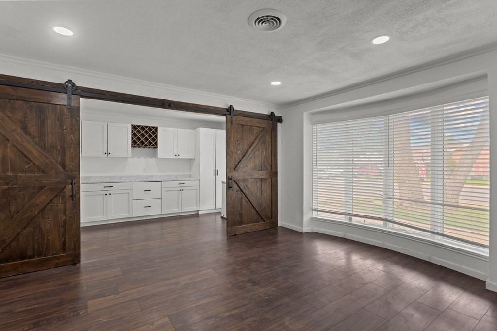 3322 Providence Drive - Photo 7 of 33