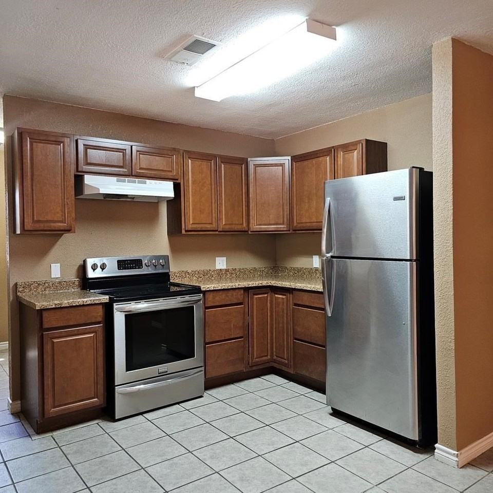 801 W Golf Course Rd - Photo 4 of 22