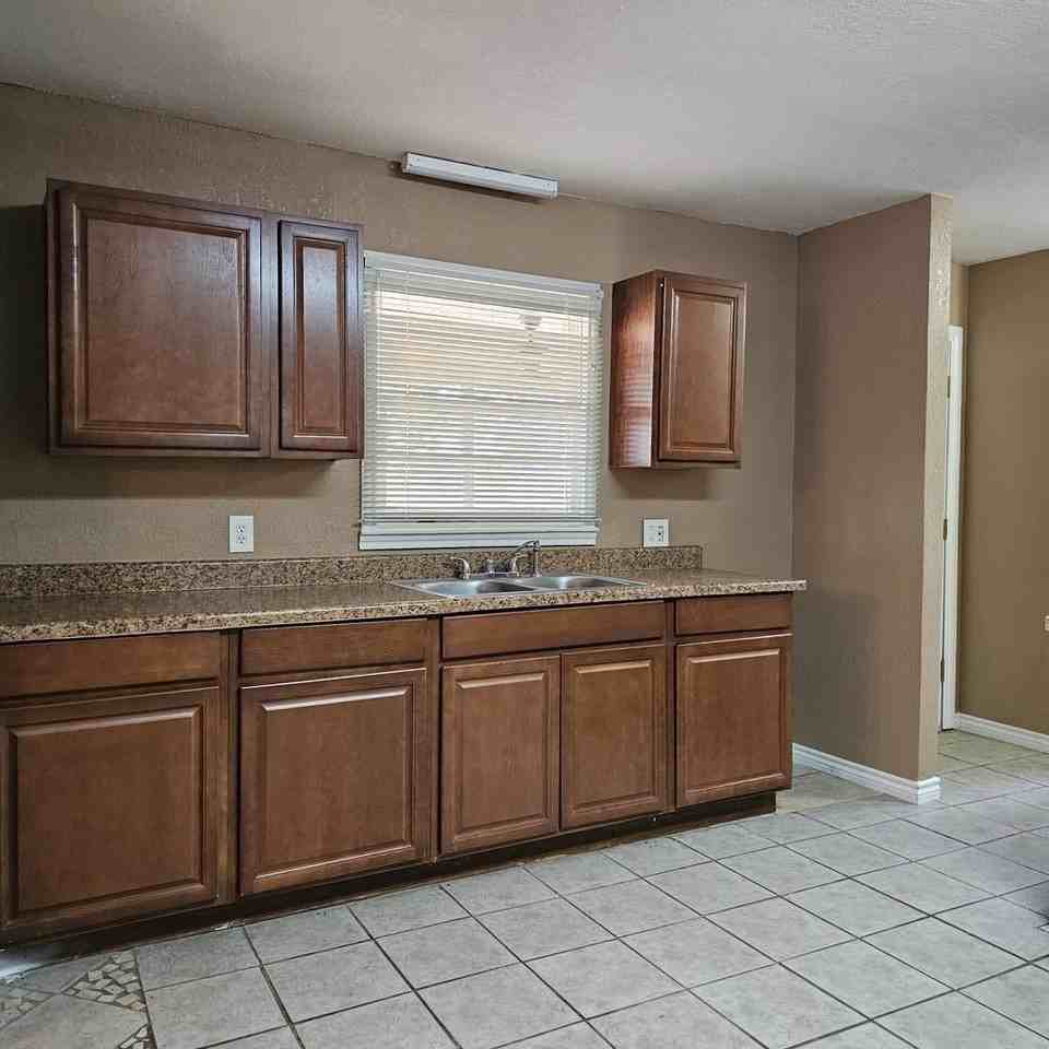 801 W Golf Course Rd - Photo 5 of 22