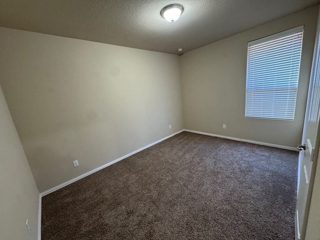 6705 Colony Rd - Photo 5 of 15