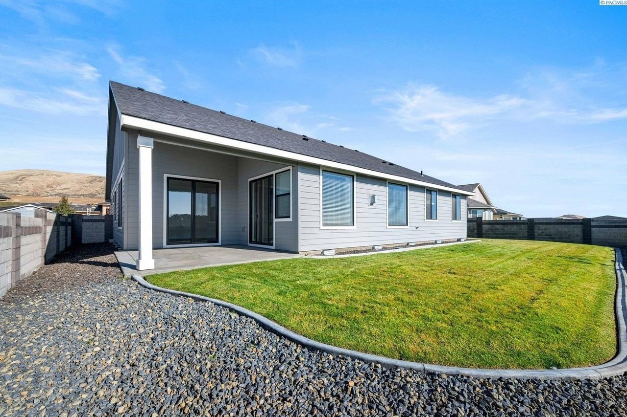 3923 Highview Street - Photo 4 of 48