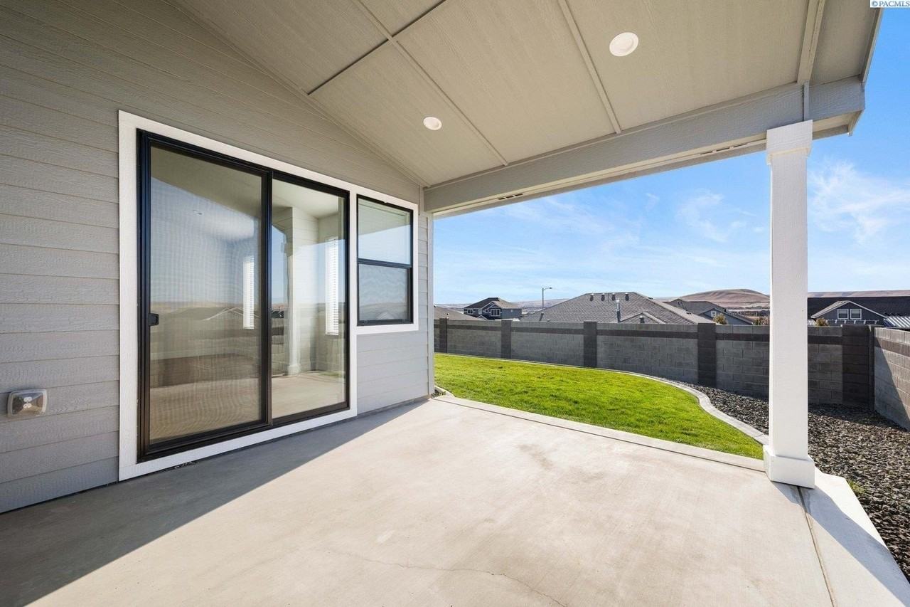 3923 Highview Street - Photo 5 of 48