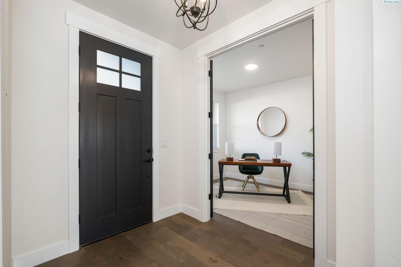 3923 Highview Street - Photo 6 of 48