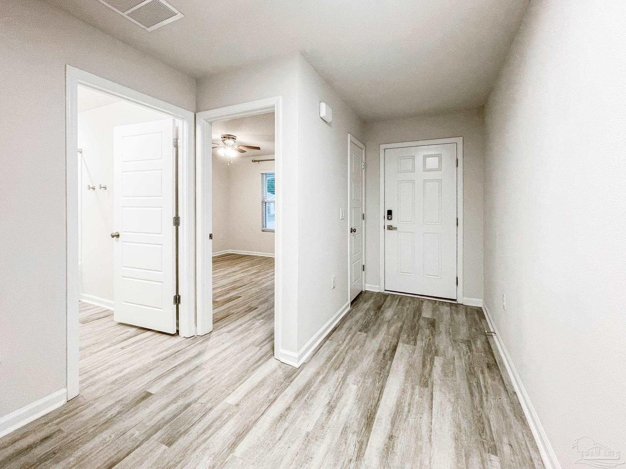 9627 Angel Oak Dr - Photo 4 of 34