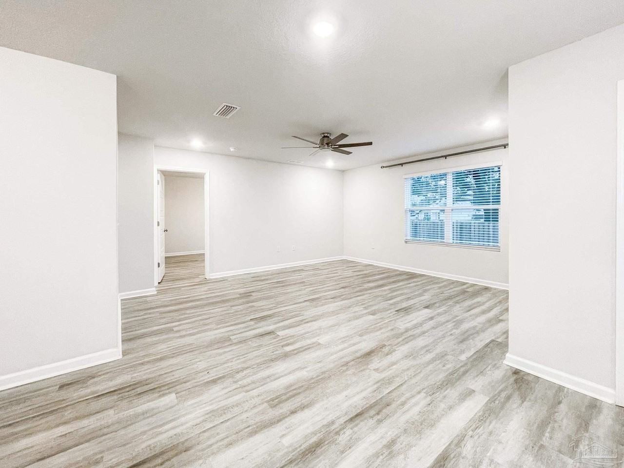 9627 Angel Oak Dr - Photo 5 of 34