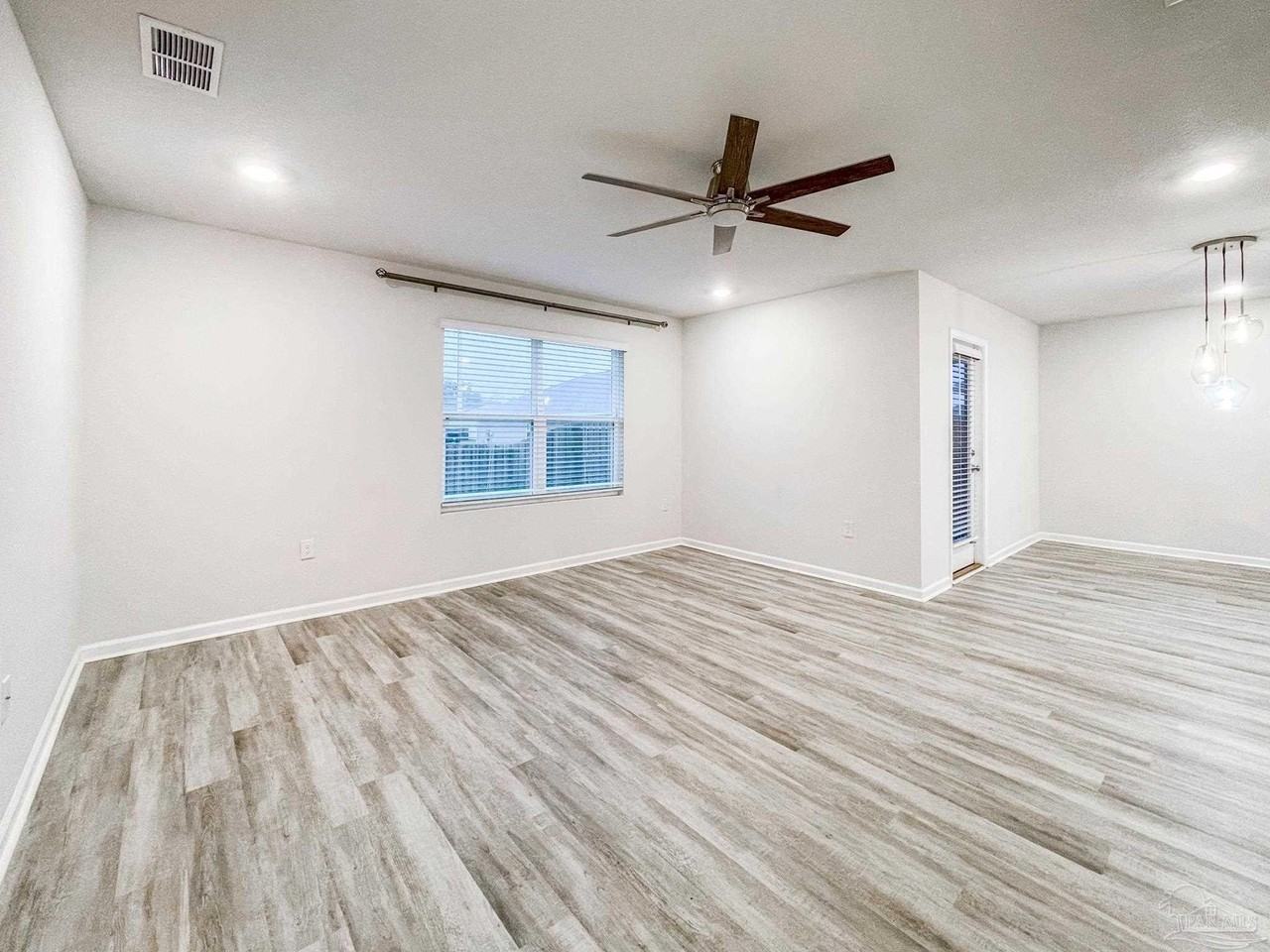 9627 Angel Oak Dr - Photo 7 of 34