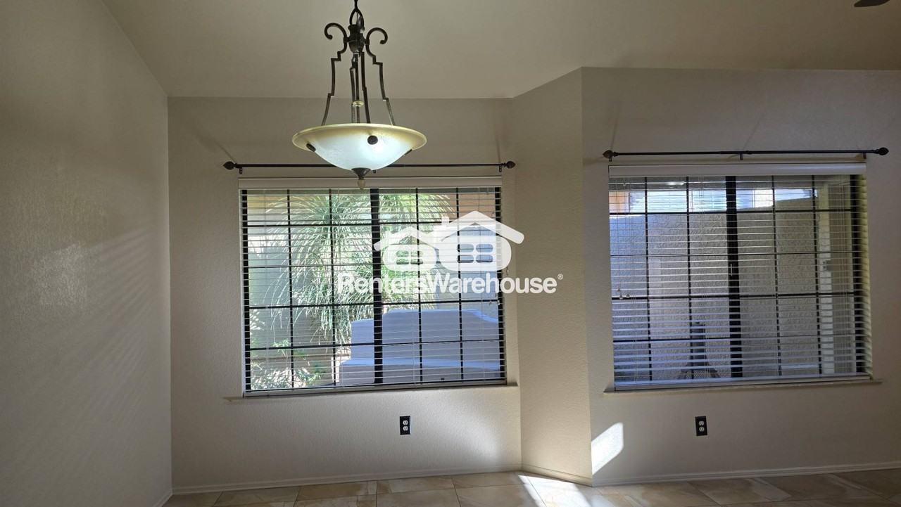 311 East Suntree Street - Photo 6 of 28