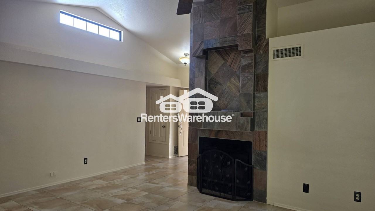 311 East Suntree Street - Photo 7 of 28