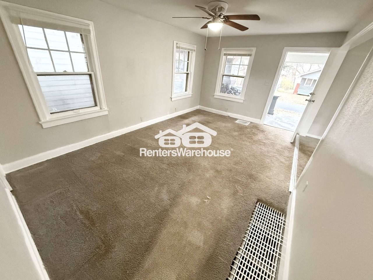 5418 Olive Street - Photo 4 of 16