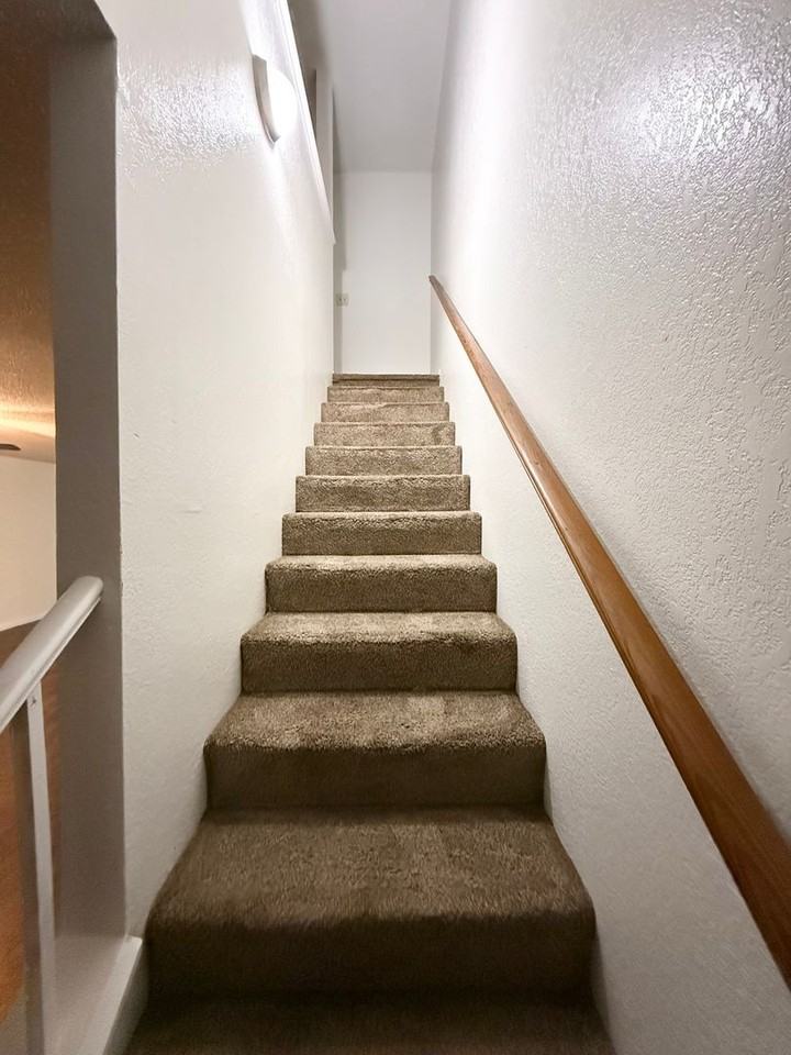 2509 North Knoll Avenue - Photo 4 of 11