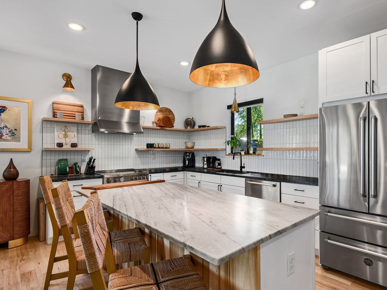 434 Creek Side Dr - Photo 4 of 25