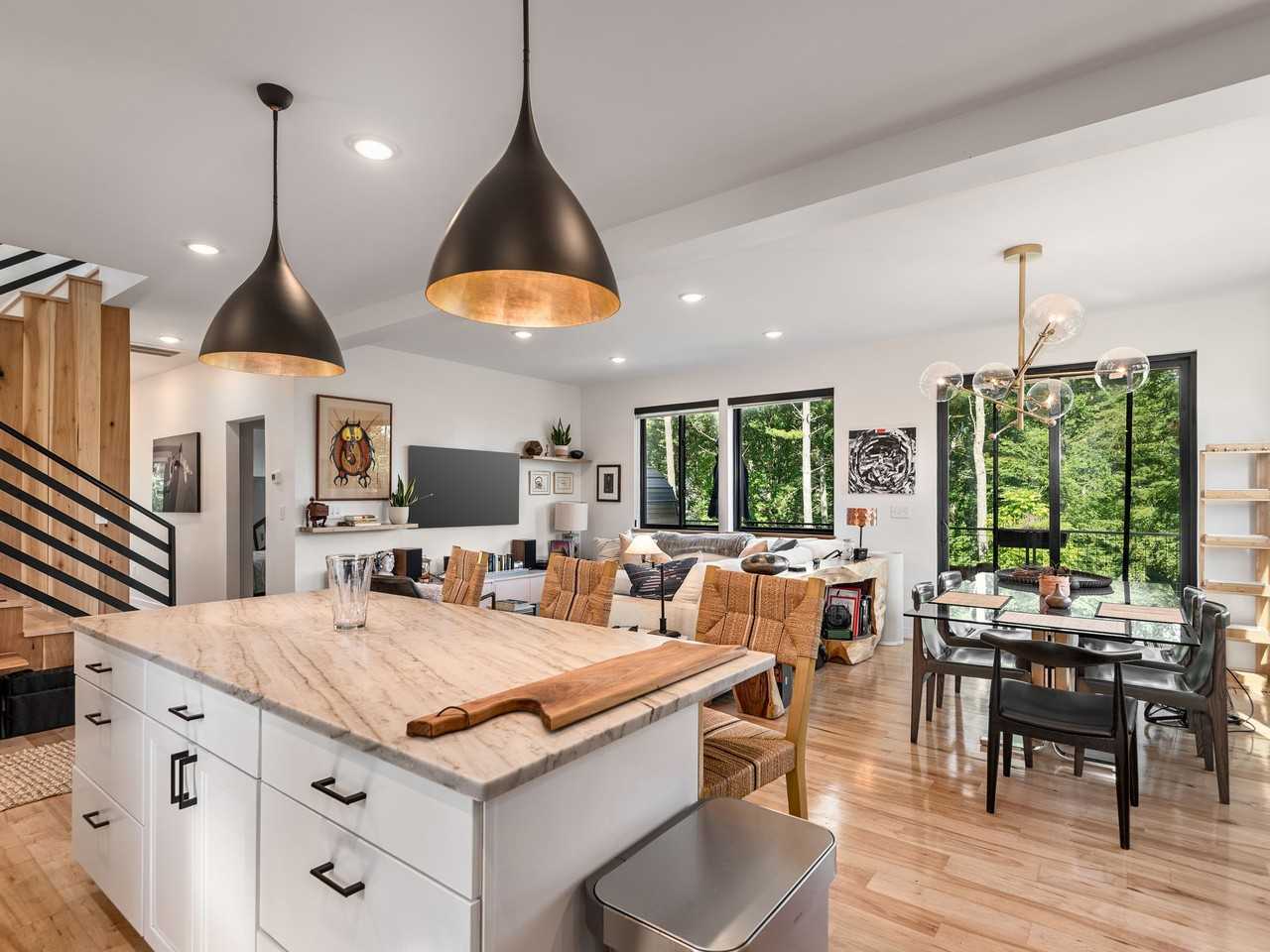 434 Creek Side Dr - Photo 5 of 25