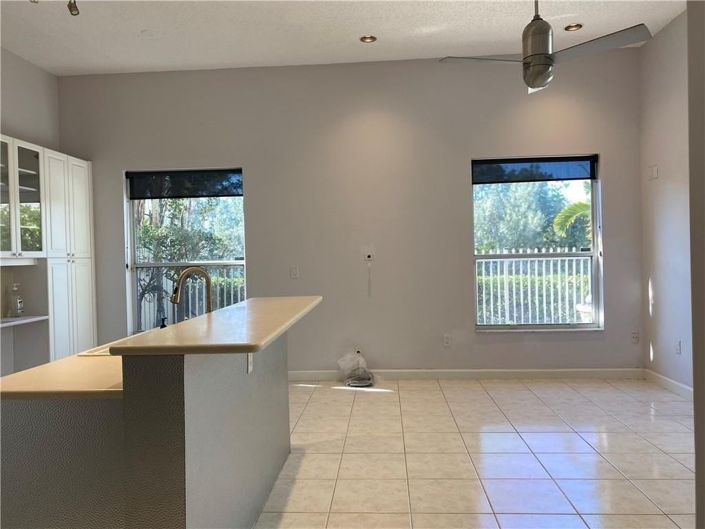 1940 Sweetbay Way - Photo 6 of 8