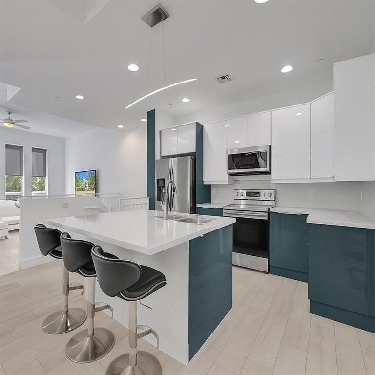 703 Se 16th Ct - Photo 5 of 36