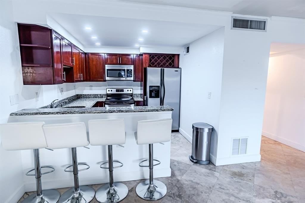 2900 Ne 30th St #3F - Photo 5 of 30