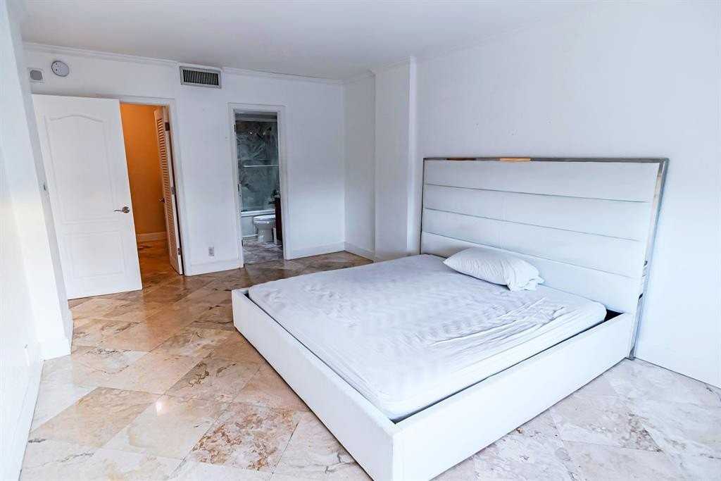 2900 Ne 30th St #3F - Photo 7 of 30