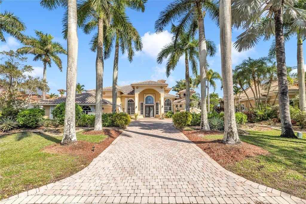 6321 Nw 120th Dr - Photo 2 of 40