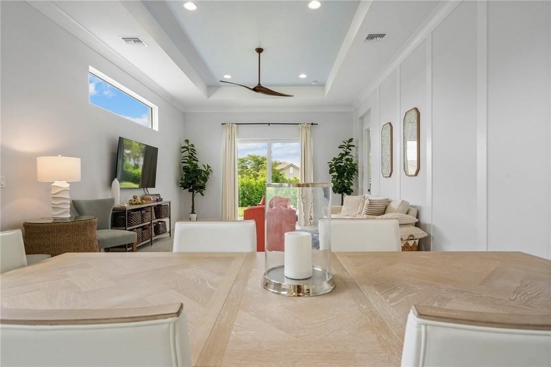 2159 Falls Mnr - Photo 4 of 36