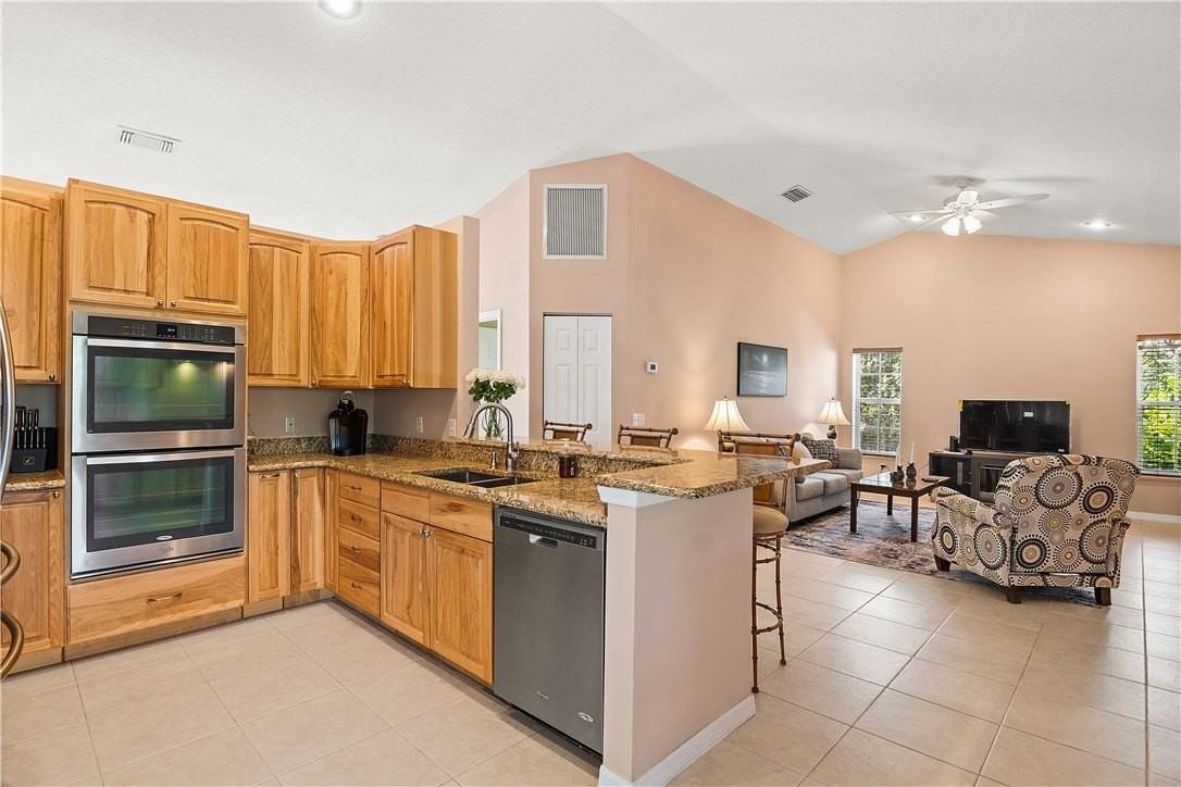 922 Jackson Way - Photo 6 of 34