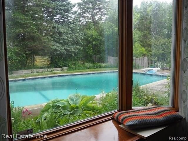 5837 Folkstone Dr - Photo 4 of 50