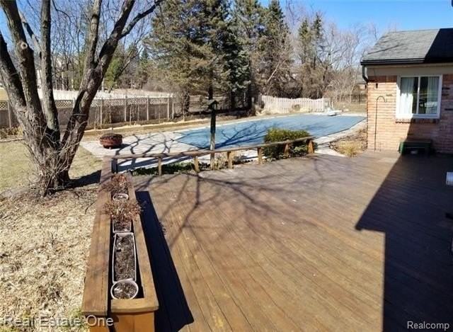 5837 Folkstone Dr - Photo 6 of 50