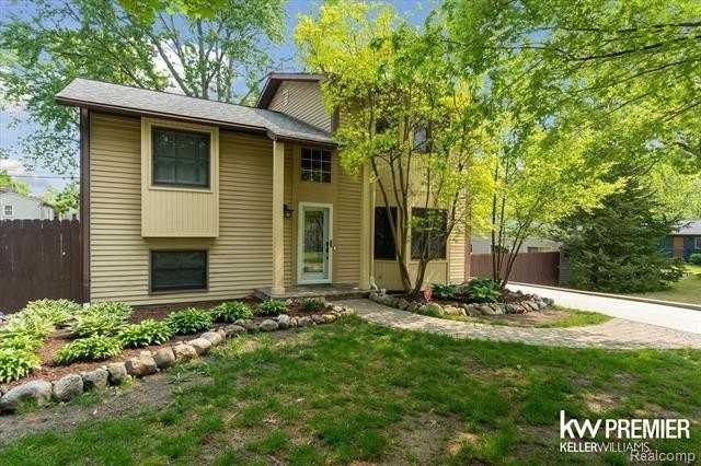 4022 Hazelett Dr - Photo 3 of 22