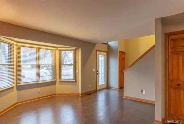 4022 Hazelett Dr - Photo 4 of 22