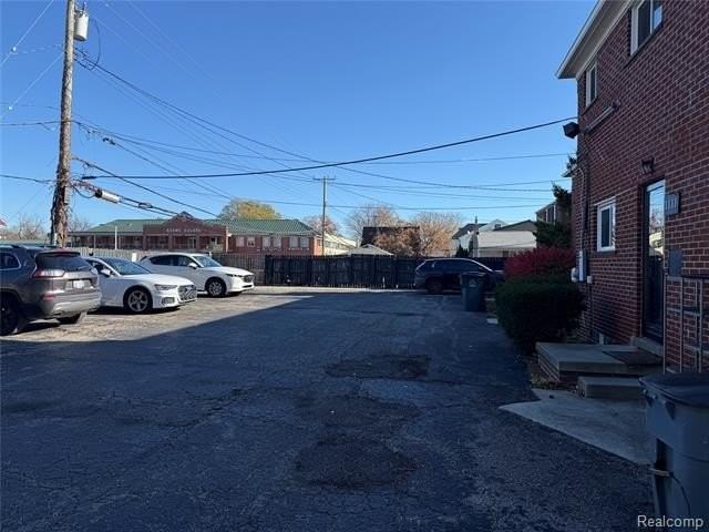 1111 Holland St - Photo 3 of 25