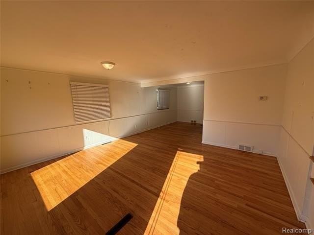 1111 Holland St - Photo 6 of 25