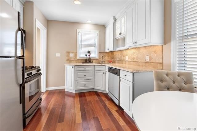 1901 Holland St - Photo 4 of 26