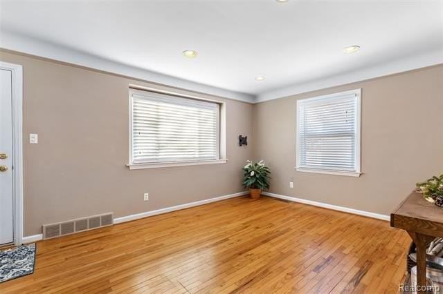 1901 Holland St - Photo 6 of 26