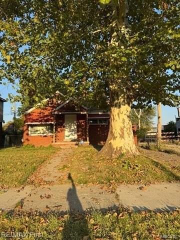 15318 Whitcomb Avenue