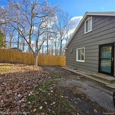 805 S Winding Dr - Photo 2 of 16