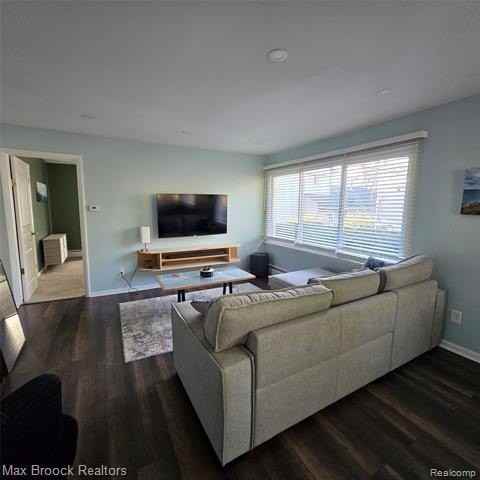 805 S Winding Dr - Photo 5 of 16