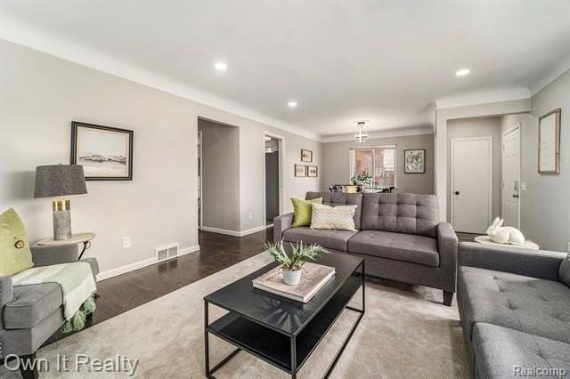 5972 Mcmillan St - Photo 6 of 23