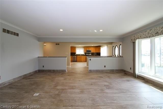 15810 Cumberland St - Photo 4 of 29