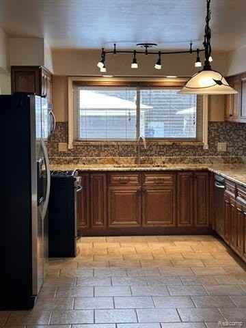 2219 Belmont Dr - Photo 6 of 25