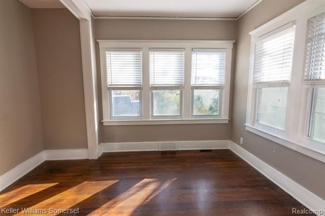 2457 Lothrop St - Photo 6 of 15