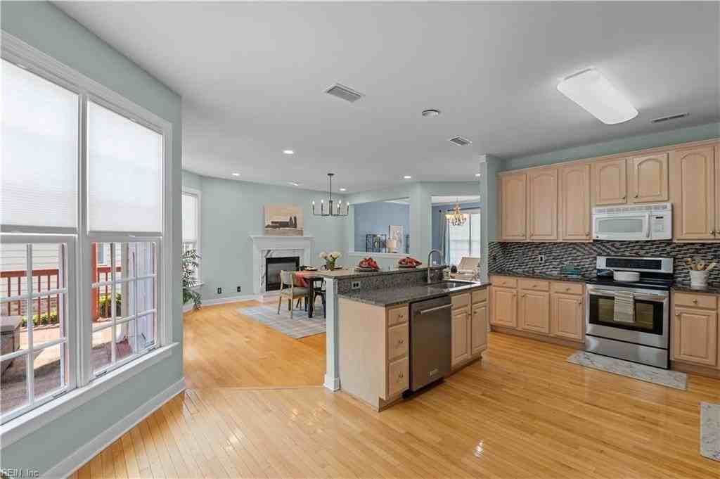 232 Suri Dr - Photo 3 of 44