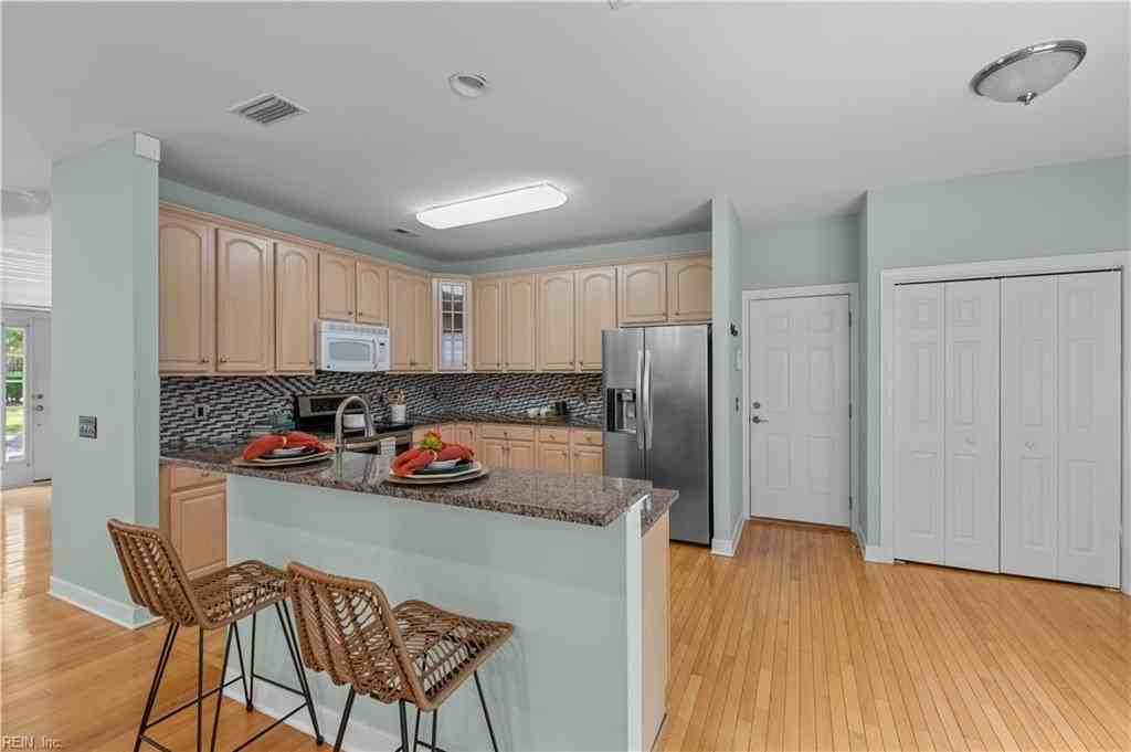 232 Suri Dr - Photo 4 of 44