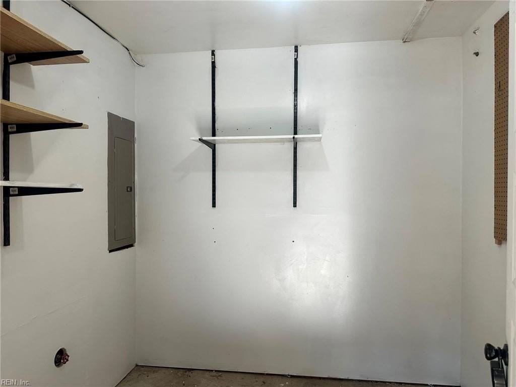 2304 La Jolla Court - Photo 3 of 11