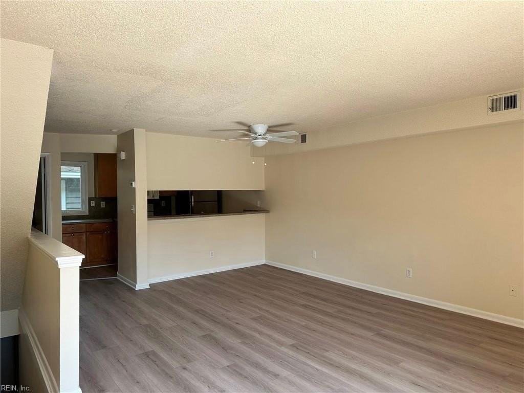 2304 La Jolla Court - Photo 5 of 11