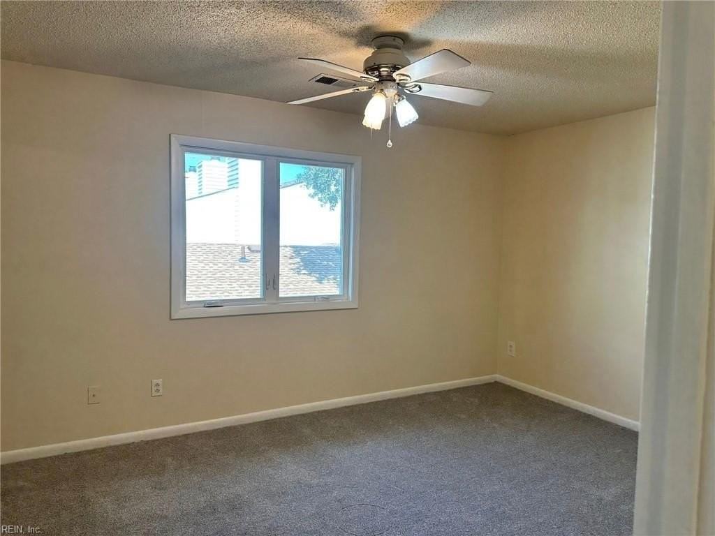 2304 La Jolla Court - Photo 6 of 11