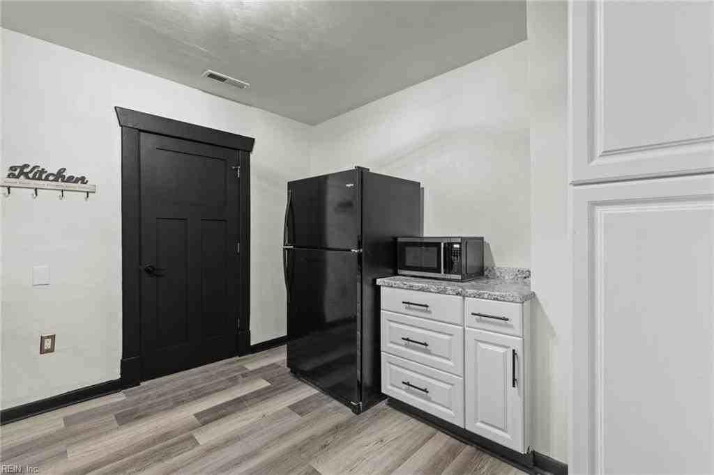 3105 Somme Ave - Photo 5 of 22