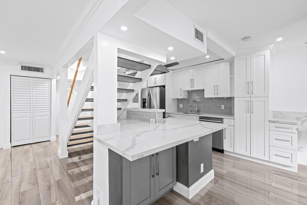 149 Nw 70th St - Photo 3 of 25