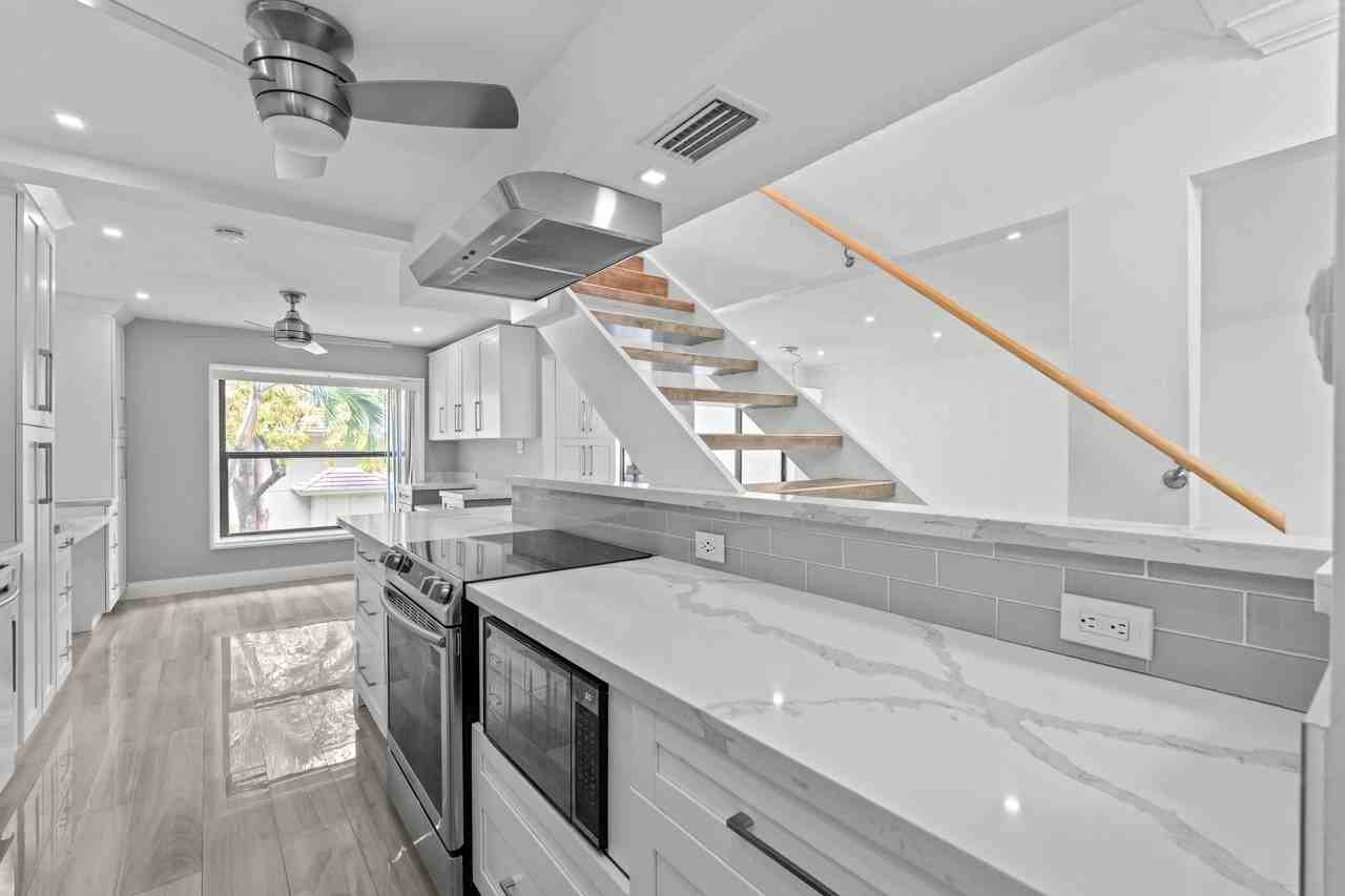 149 Nw 70th St - Photo 4 of 25