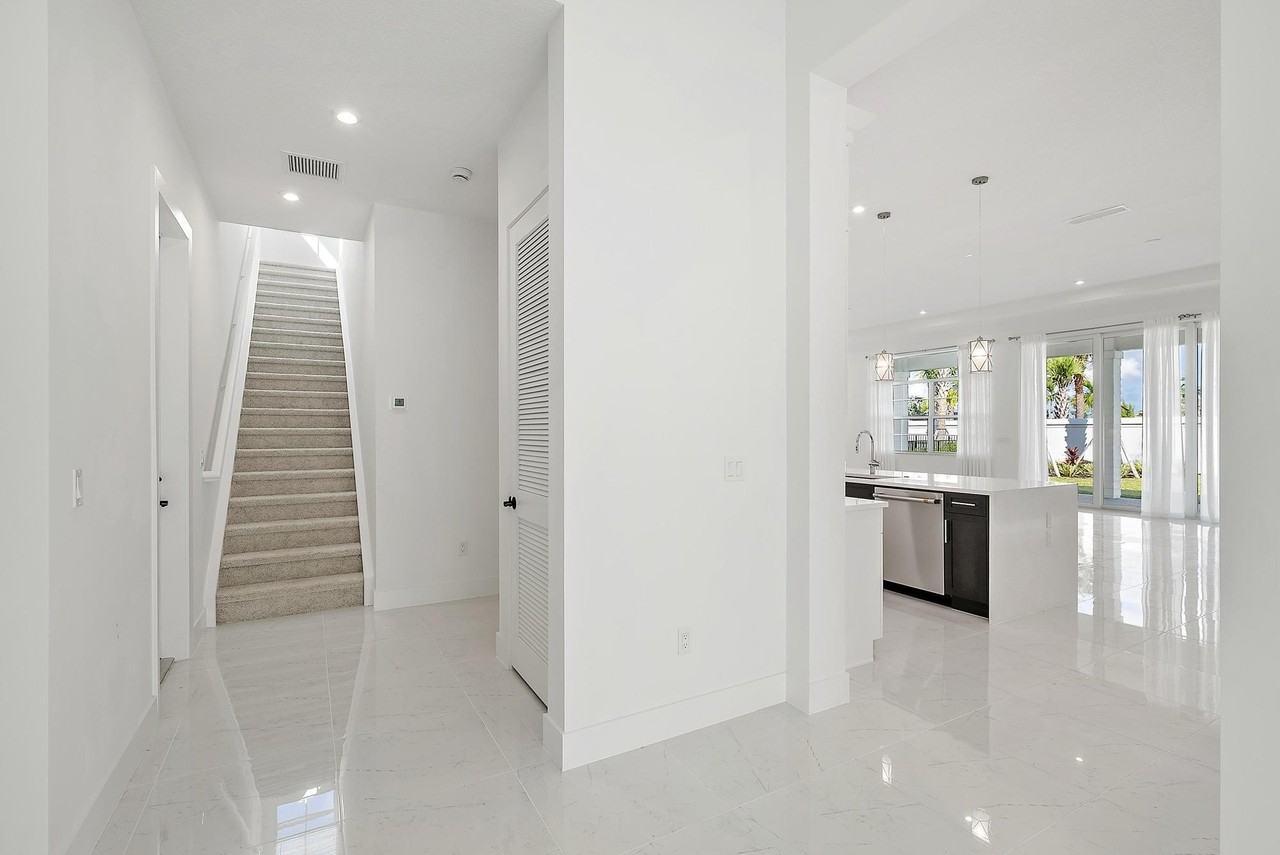 9516 St. Germain Dr - Photo 5 of 37